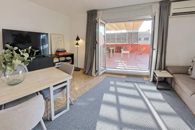 Piso de 3 habitaciones con gran terraza y garaje en Patraix. — 11