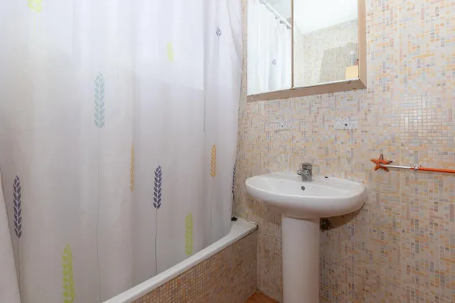 PISO EN VENTA EN CALLE  PRINCESA — 25
