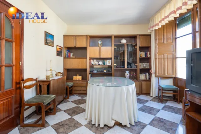Espectacular edificio a 3 calles con vivienda y locales comerciales en pleno centro de Alhama de Gr — 19