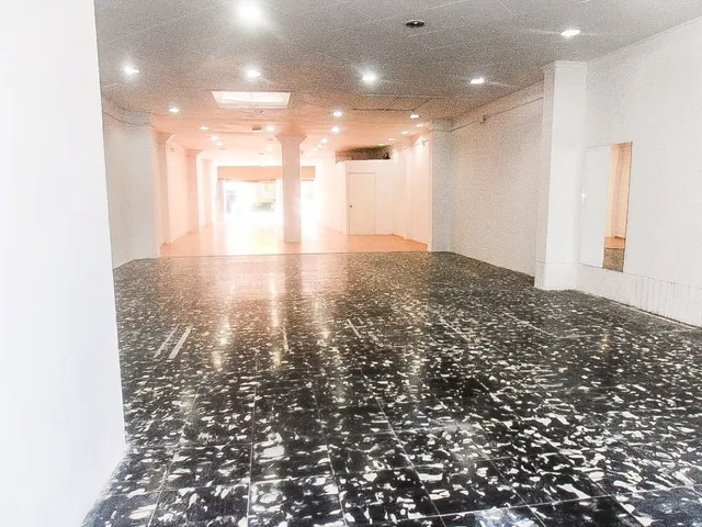 Local diáfano en venta, Sabadell, zona  Creu de Barbera — 8