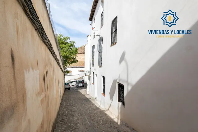 Casa unifamiliar reformada. — 23