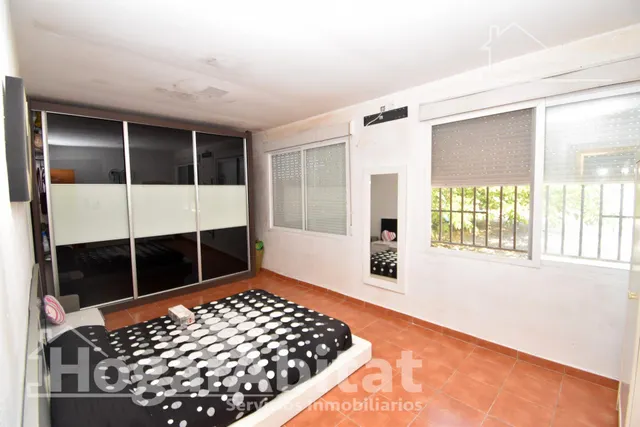 GRAN PARCELA CON VIVIENDA Y AMPLIA TERRAZA — 11