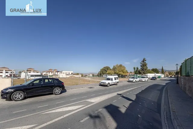 Solar de 1.175 m2 en Ogijares — 13