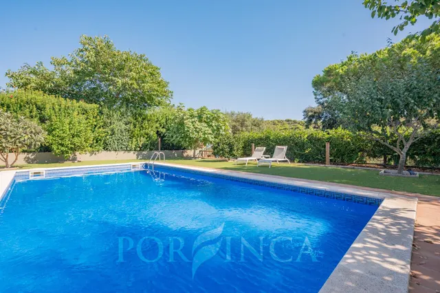 Casa completamente reformada con apartamento independiente, licencia turística, gran jardín y piscina en Calonge — 6