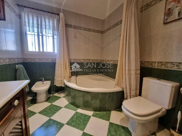 SE VENDE VILLA DE LUJO EN HONDON DE LOS FRAILES — 27