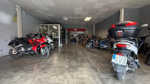 Traspaso de tienda y taller de motos y bicicletas en funcion