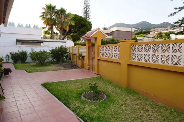 Casa-Chalet en Venta en Málaga Málaga MIRAFLORES DEL PALO - foto 4