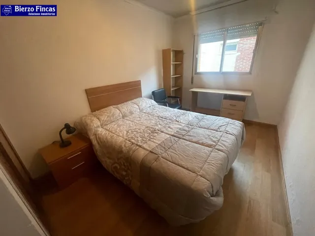 SE VENDE AMPLIO PISO EN NAVATEJERA - foto 4