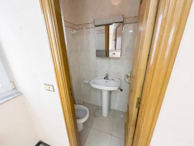 Primera Planta en Venta en Calle de la Reina — 9