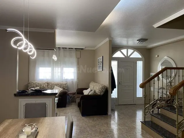VIVIENDA TRÍPLEX EN EL EJIDO - ALMERÍA