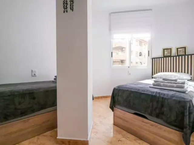 Apartamento con balcón, Alicante, Torrevieja. 2 habitaciones, 51 m2, 700 metros del mar — 22