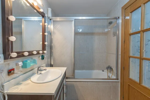 ¡¡¡amplio piso de 3 dormitorios, 2 baños, cochera y trastero, por solo 179.900 €!!! — 31