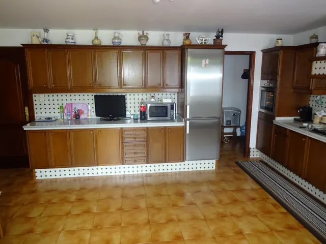 SE VENDE CASA SEÑORIAL PAREADA DE PIEDRA REFORMADA Y EN PERFECTO ESTADO EN PADRON — 9