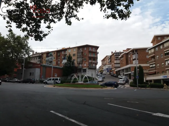 VENTA.-.ALMACEN.-.GARAJE.-.TRASTERO.-.LOCAL.-.CALLE CLAVEL.- - foto 4