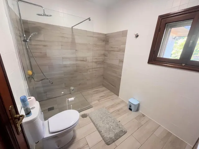 Chalet independiente, Piscina, gran garaje, aire acondicionado, gran parcela — 10