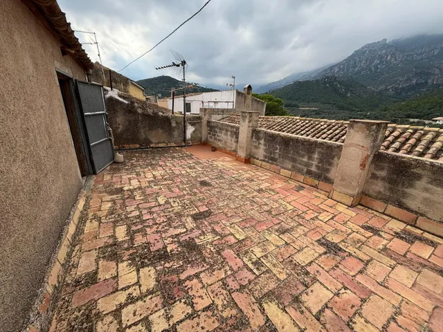 Casa de pueblo con gran potencial y espectacular terraza en Alfara de Carles — 7