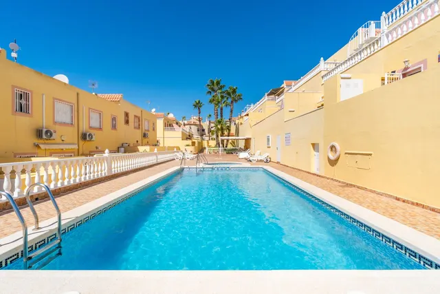 ADOSADO DE 2 DORMITORIOS 2 BAÑOS EN ORIHUELA COSTA (ALICANTE) — 6