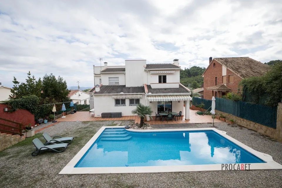 Casa con piscina