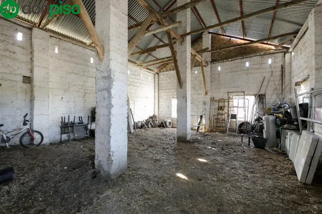 Cortijo grande más finca de 27000 metros — 13