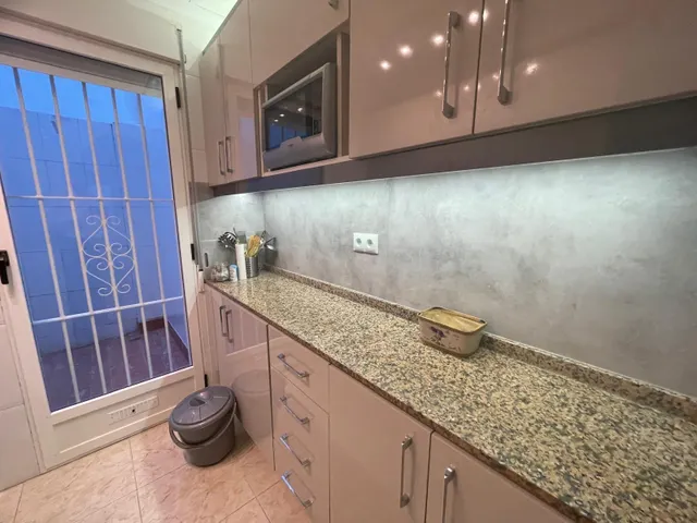 Apartamento de 3 dormitorios con garaje y orientación sureste — 9