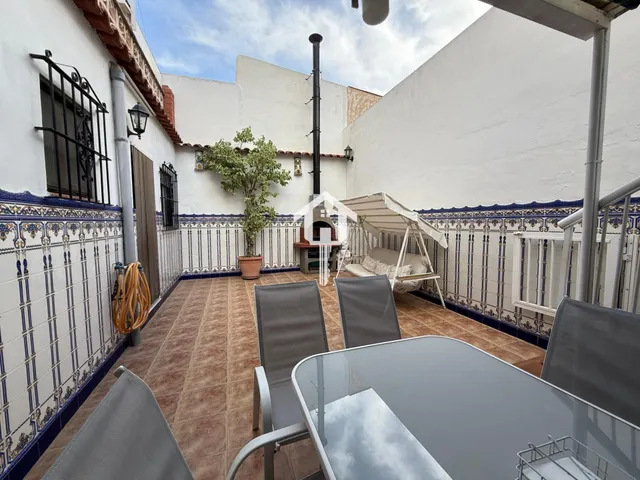 Espectacular casa pareada reformada en san vicente del raspeig: 142m2, 5 dormitorios, patio y terraza con solárium — 36