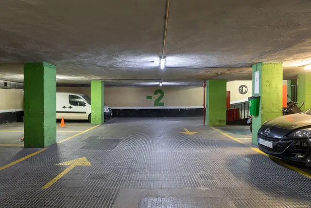 Parking 9m² en alquiler - Casc Antic — 8