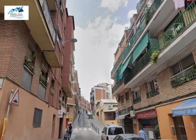 Venta de Piso en Santa Coloma de Gramenet (Barcelona) — 2