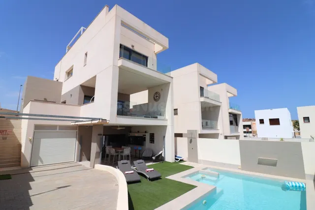 Chalet 4 habitaciones 319m² en venta - Residencial benimar — 2