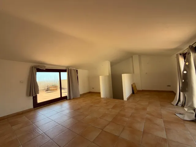 NO ES UNA ALQUILER ANUAL ES UNA COMPRA APLAZADA Tríplex exclusivo con vistas al mar  y a la montaña en Vilamaniscle — 18