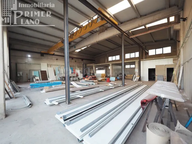 Nave industrial junto a ctra de Pedro Muñoz de 540 m2, con 2 - foto 2
