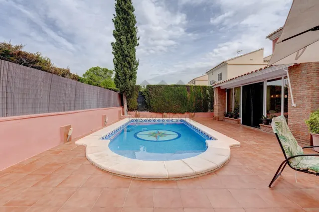 Chalet independiente en montecolorado | 400 m2 de parcela a solo 15 minutos de Valencia — 13