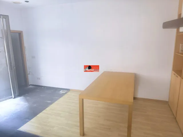 SE VENDE BAJO CON ENTREPLANTA CON ENTRADA INDEPENDIENTE RÚA  - foto 3