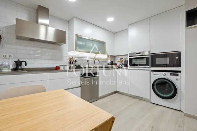 Dúplex en venta Calle Teresa de Calcuta, Reus. — 12