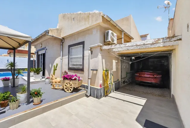 Villa con Encanto Español y Piscina Privada en Mil Palmeras — 3