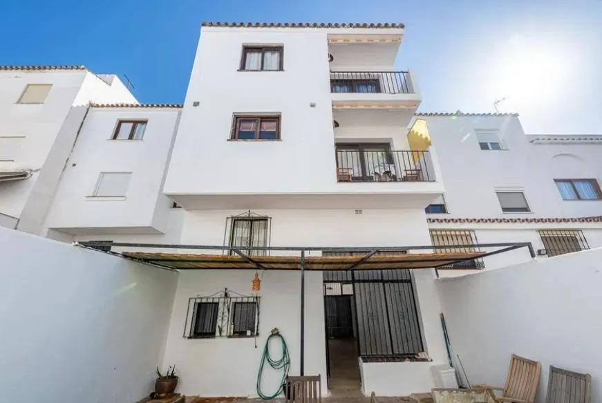 CHALET EN CENTRO ESTEPONA DE 4 habitaciones