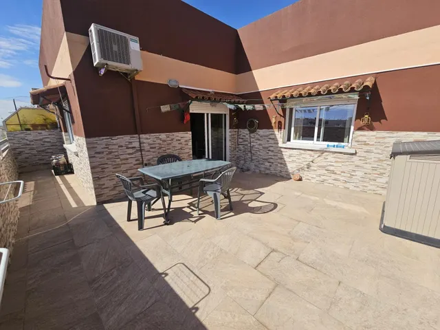 Ático de 142 m2 con terraza , ubicado en un conjunto residen