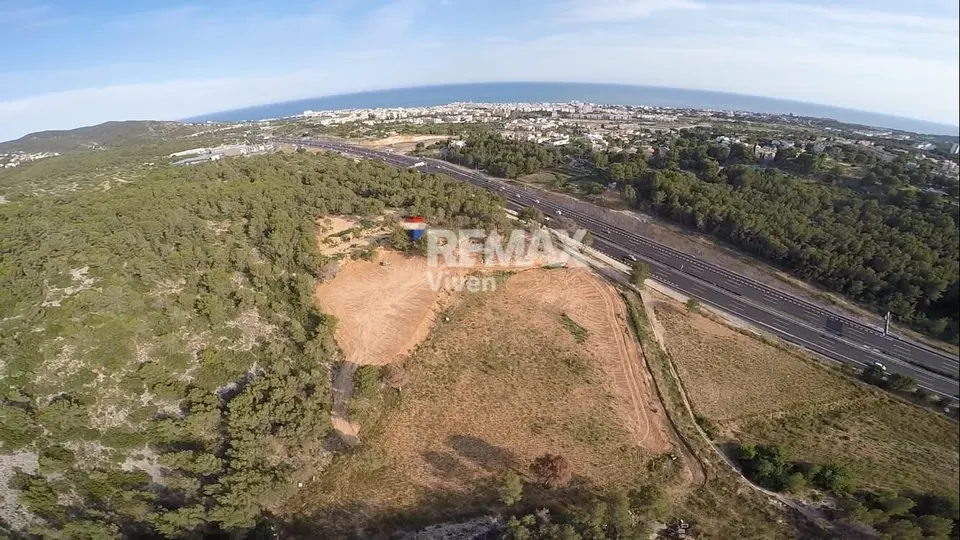 Terreno super bien ubicado con vistas al mar y Sitges en Levantina-Quint Mar-Montgavina