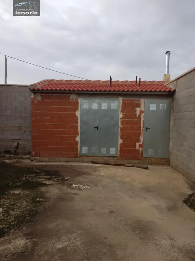 Grupo la Noria Vende adosado en Santa Ana. Construcción pendiente de finalización. — 16