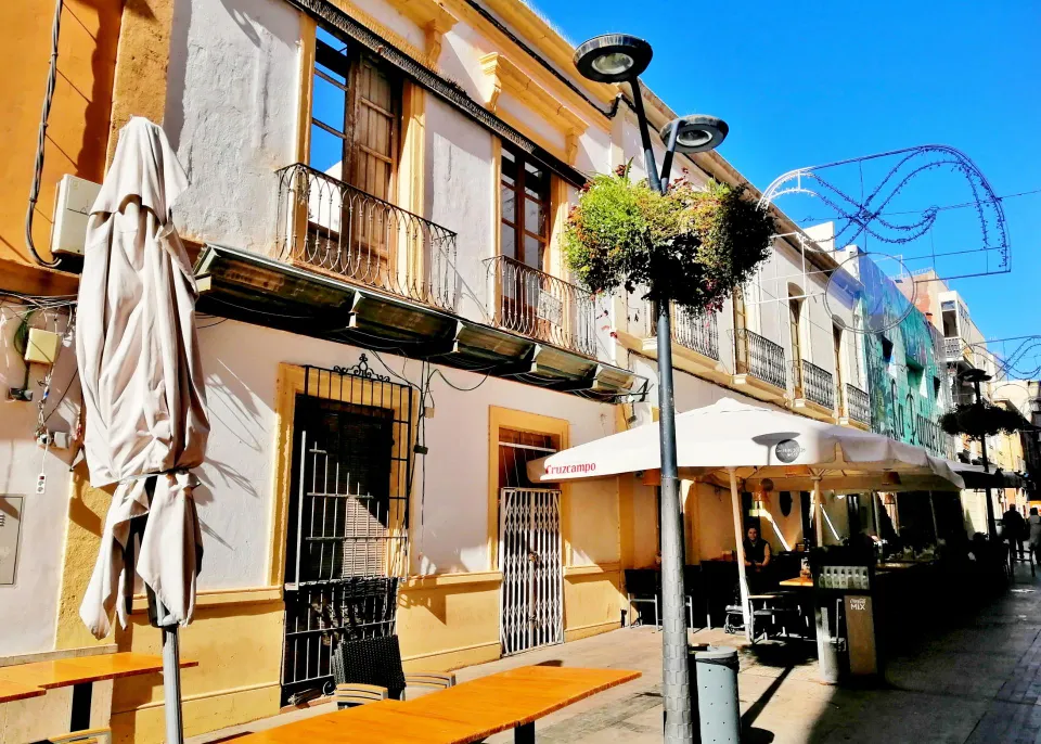 VENTA DE SOLAR EN CALLE PEATONAL EN PASEO DE ALMERIA