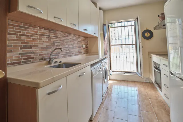 Zona Puertas de Sevilla. Vivienda con amplia terraza de 15 m2. — 8