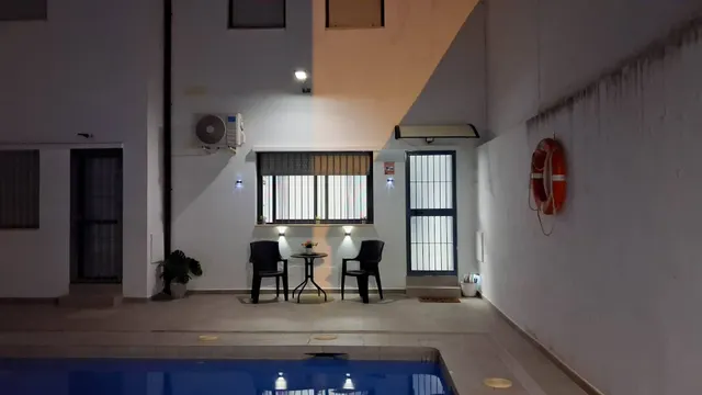 Chalet adosado con piscina — 49