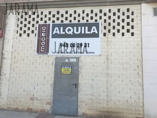Local comercial en alquiler en Avenida Zaragoza - foto 2