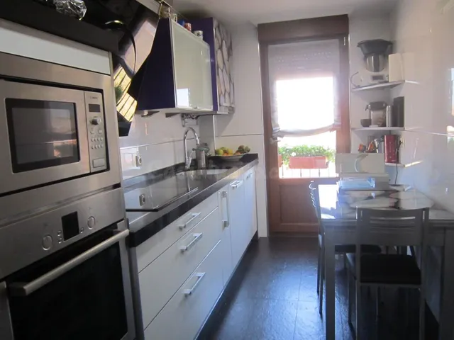 APARTAMENTO, 80 M2, SALÓN, COCINA, 2 HAB., 2 BAÑOS, TRASTERO