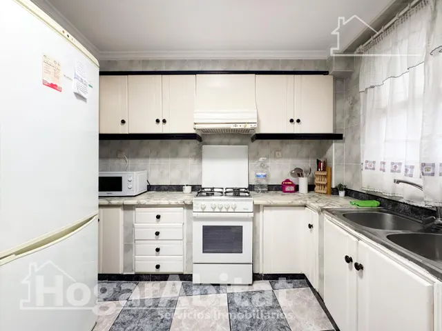 SEMIREFORMADO AMPLIO Y LUMINOSO CON TERRAZA Y BALCÓN EN PATERNA — 6