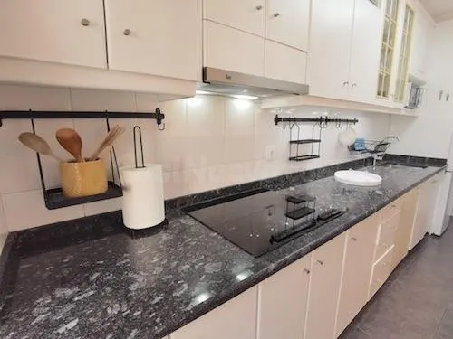 Ático exclusivo reformado con 3 suites, garaje y trastero - foto 4
