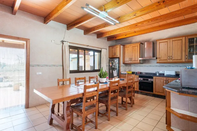 Exclusiva finca rústica con residencia unifamiliar y vistas  - foto 4