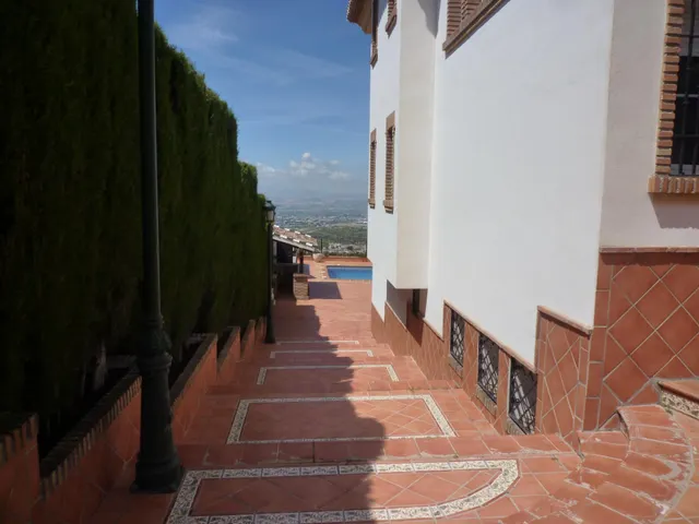 Chalet independiente con vistas panorámicas a Granada — 48