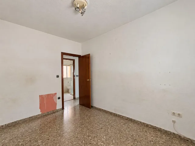 Piso de 3 dormitorios con balcón en Santa Fe – Activo bancario sin honorarios para el comprador”. — 6