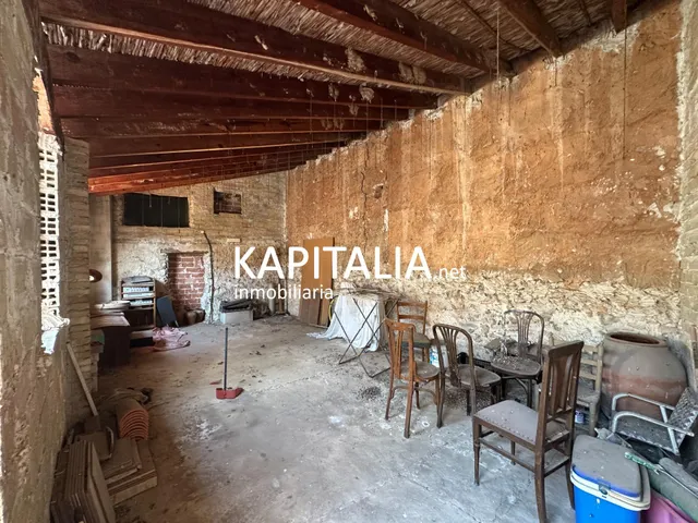 Casa en EXCLUSIVA en VENTA en el centro de Rotglà i Corberà con patio interior y 5 habitaciones — 25