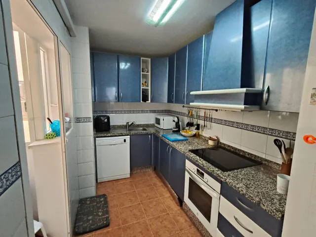 ¡Ideal para familias! Piso de 3 dormitorios con terraza, piscina y jardines en Torremolinos — 23